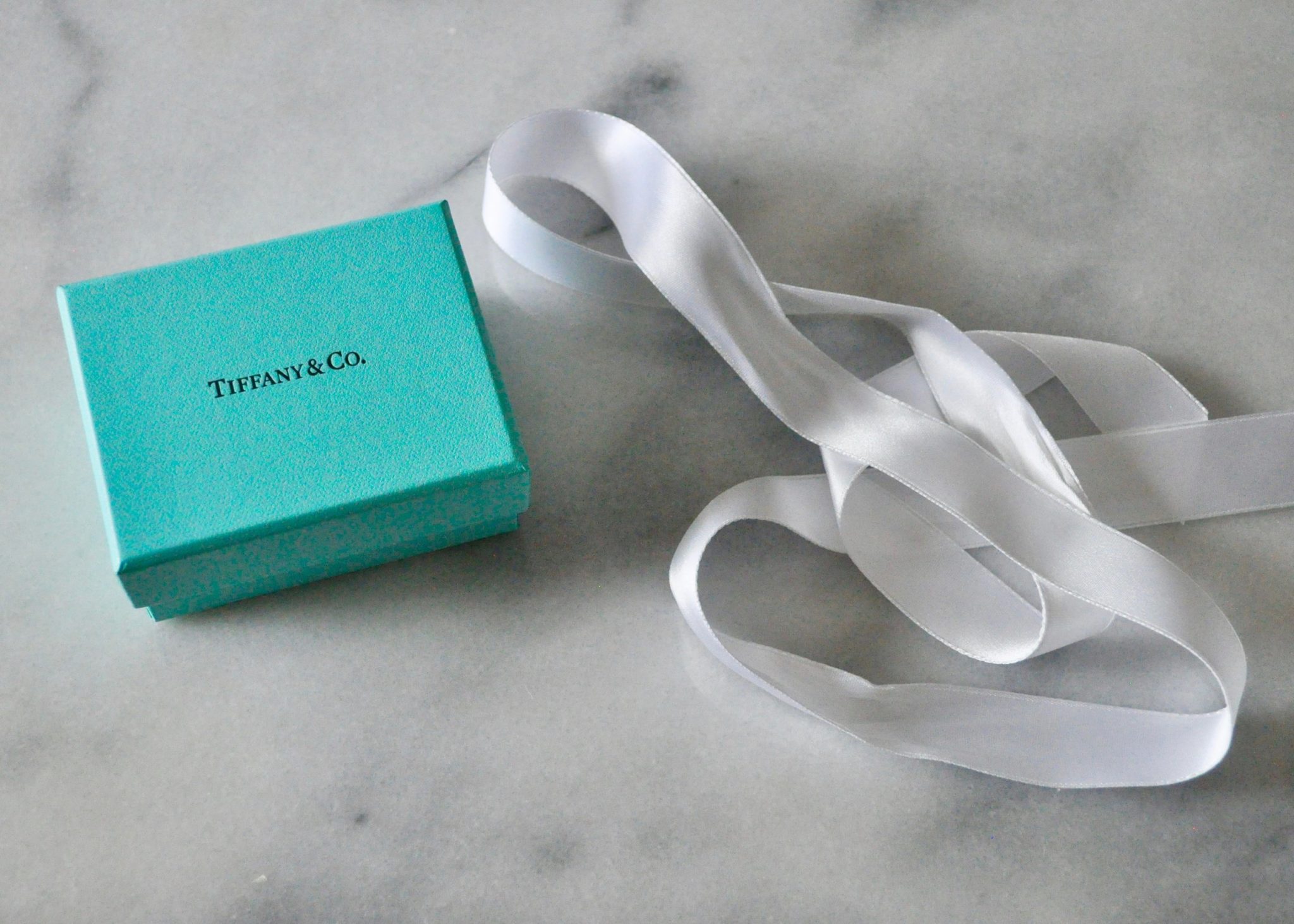 How to Tie a Tiffany Bow — Château House